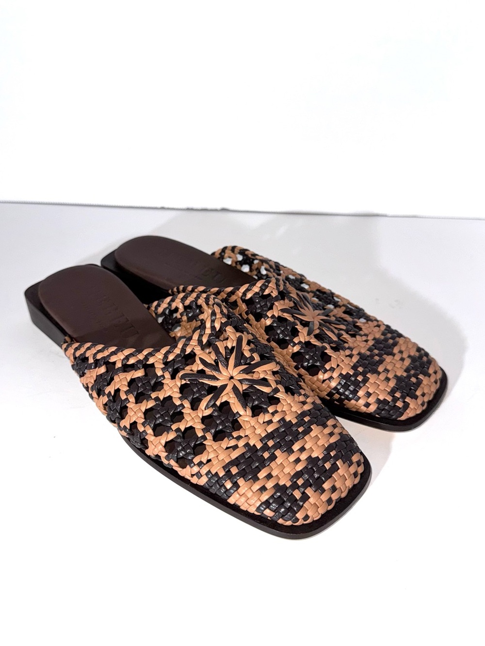 Here Vilara Mules